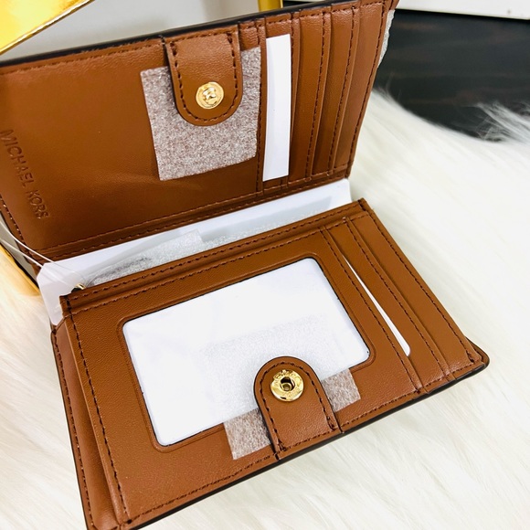 Michael Kors Jet Set Charm Medium Slim Wallet - Picture 7 of 15